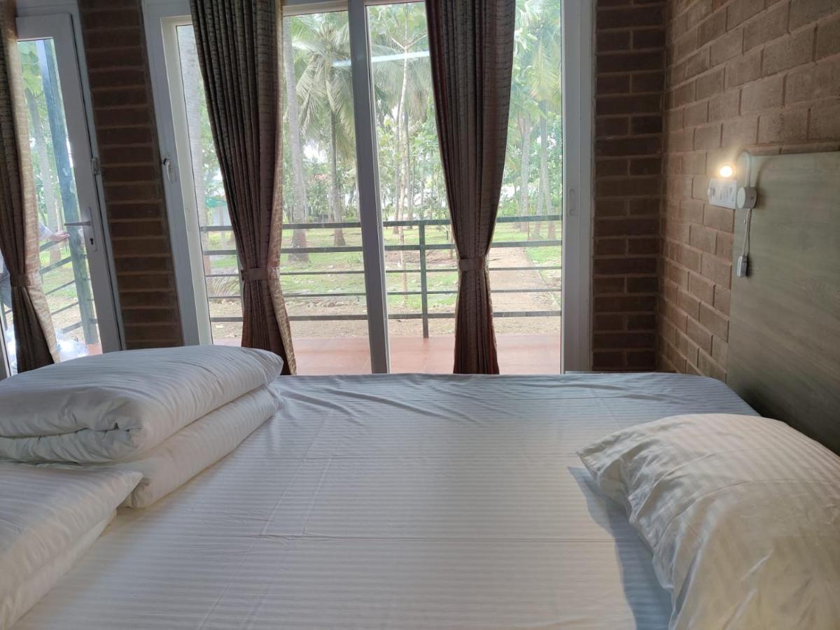 Cosmic Connect Trails Kabini Antharasanthe Luaran gambar
