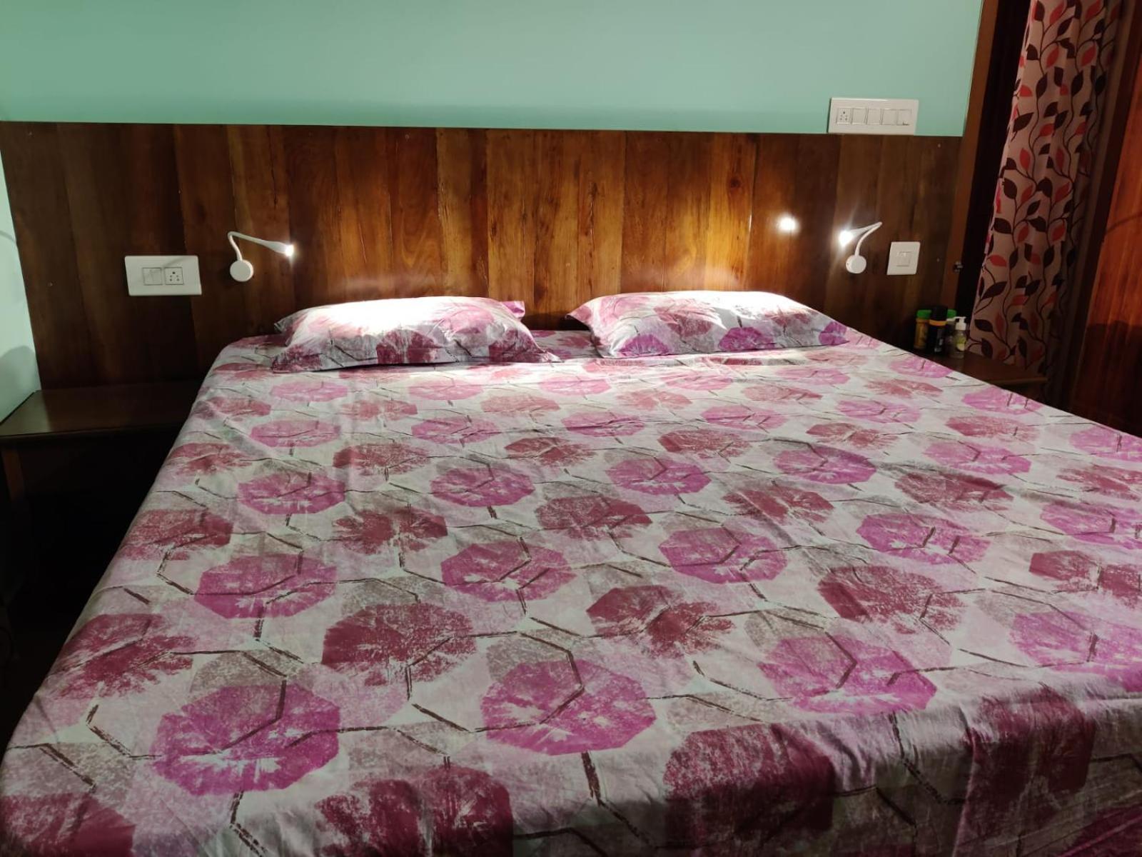 Cosmic Connect Trails Kabini Antharasanthe Luaran gambar
