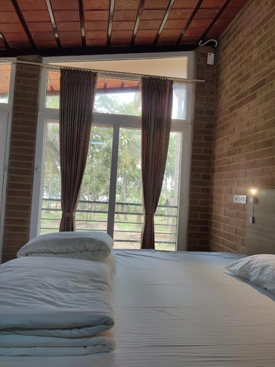 Cosmic Connect Trails Kabini Antharasanthe Luaran gambar