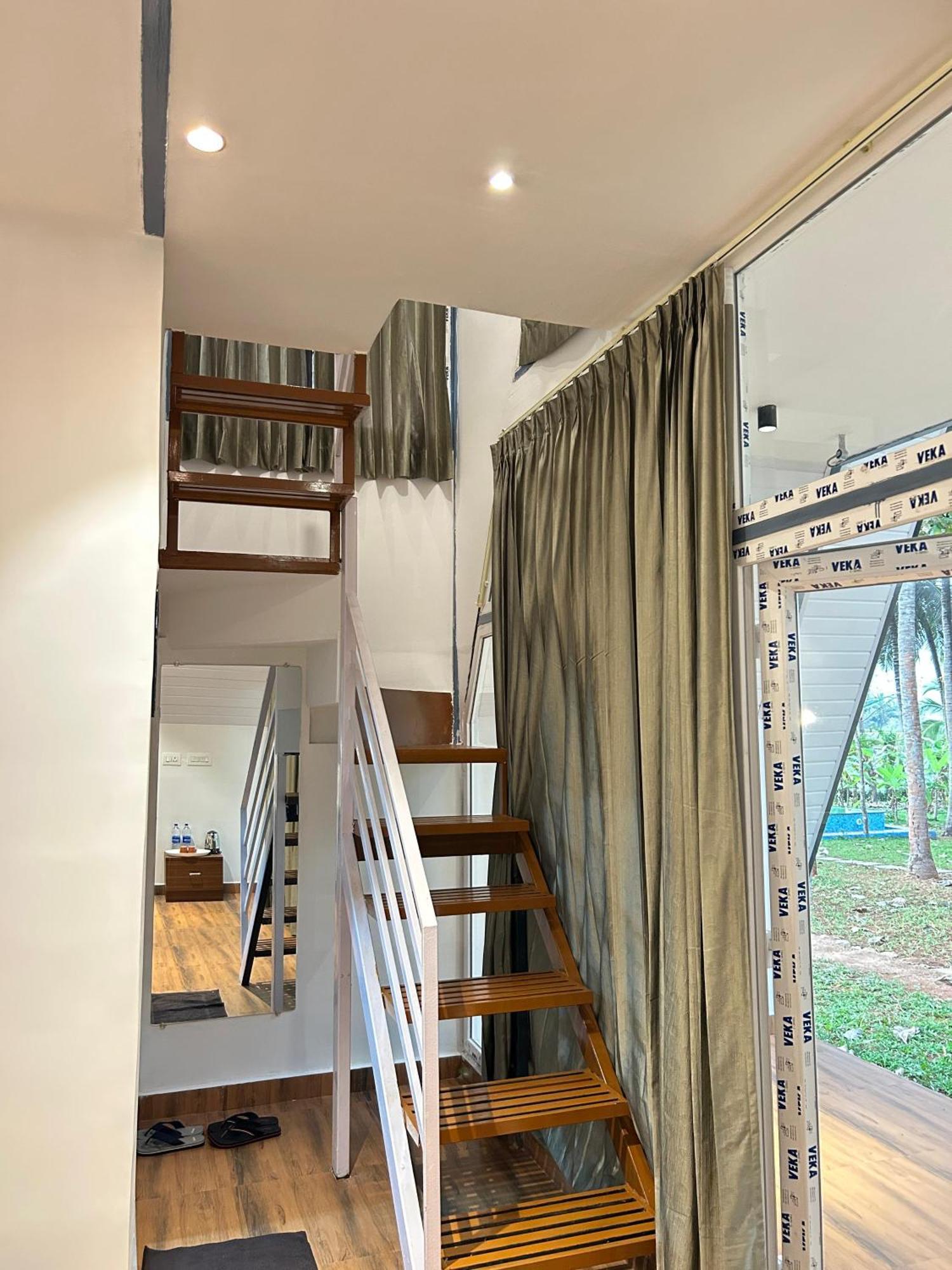 Cosmic Connect Trails Kabini Antharasanthe Luaran gambar